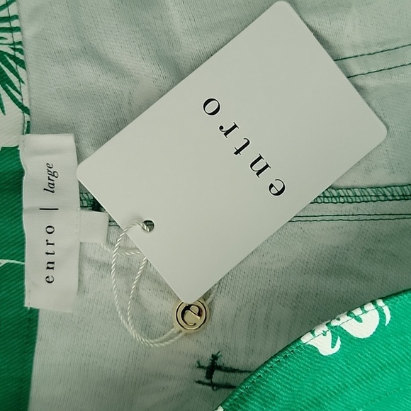 Entro Green and White Cargo Shorts with Floral Design - Picture 5 of 8